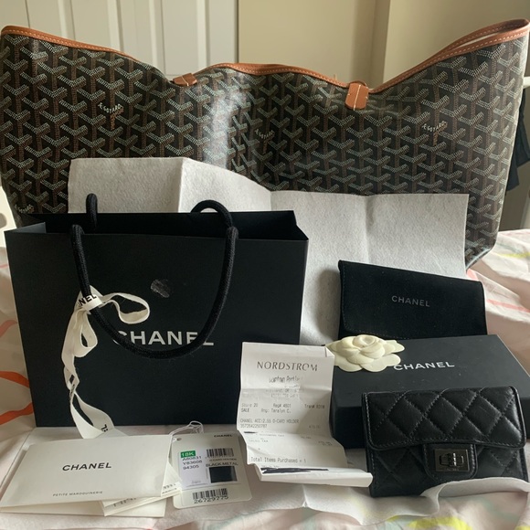 Chanel Card holder - Picture 1 of 9